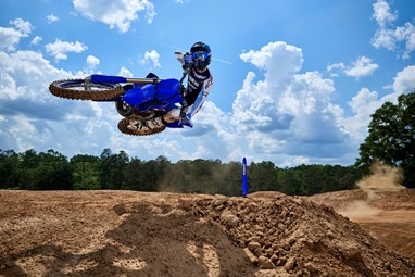 Yamaha YZ250 2026 | Moto | Competição