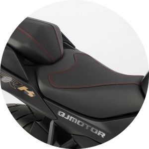 QJ Motor SRK 700 | Moto | Street