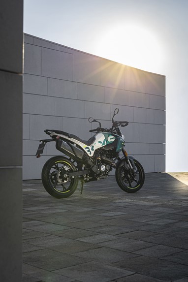 Benelli BKX 125 S | Moto | BKX