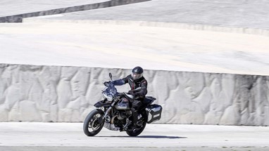 Moto Guzzi V85 TT Travel | Moto | V85