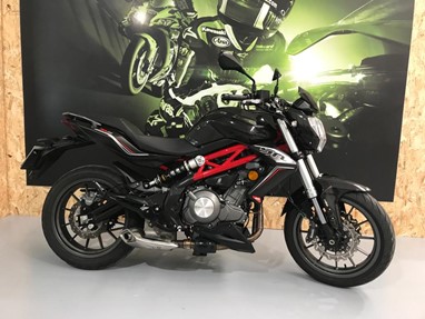 Benelli BN 302 | Moto