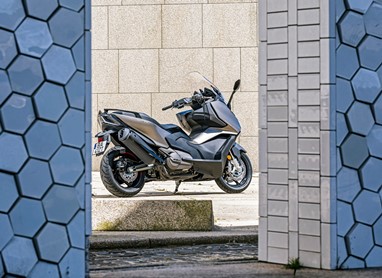 Kymco AK550 Premium | Scooter | Maxiscooters