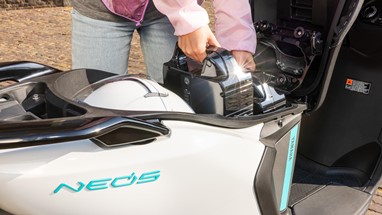 Yamaha NEO's Dual Battery 2023 | Scooter Elétrica | Urban Mobility