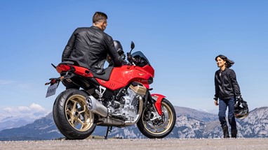 Moto Guzzi V100 | Moto | V100