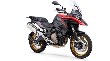 QJ Motor SRT 700X | Moto | Adventure