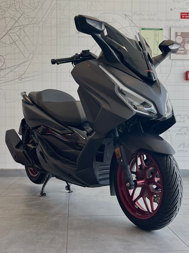 Honda Forza SE 125 | Scooter