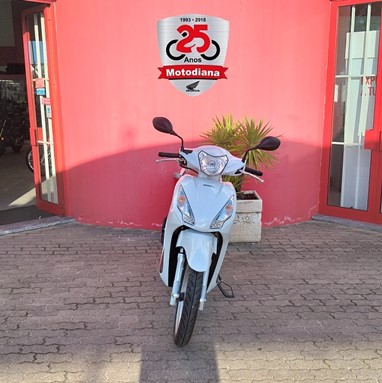 Honda Vision 110 | Scooter