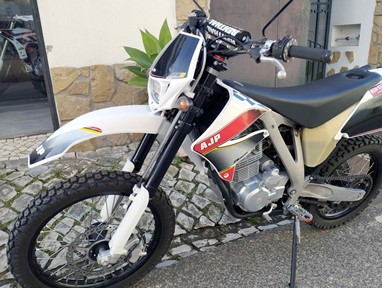 AJP PR3 240 Enduro - 2020 - Muito estimada e Original | Moto