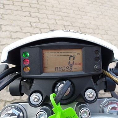 UM SCRAMBLER SPORT 125 | Moto