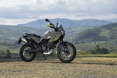 Benelli BKX 300 | Moto | BKX