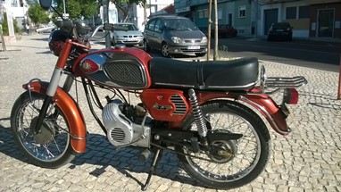 EFS GT Super | Moto Clássica