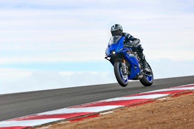 Yamaha R9 2026 | Moto | Super Desportivas