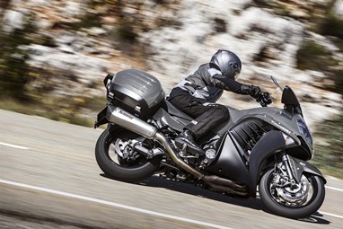 Kawasaki GTR 1400 | Moto | Sport Tourer