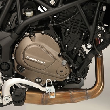 QJ Motor SRT 700X | Moto | Adventure