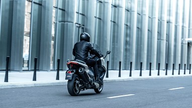 Yamaha TMAX Tech MAX 2026 | Scooter | Desporto