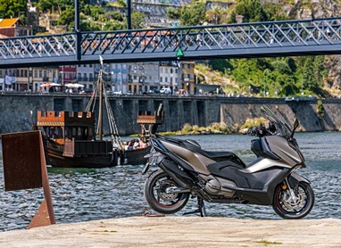 Kymco AK550 Premium | Scooter | Maxiscooters