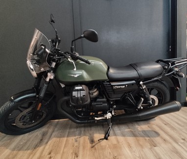 Moto Guzzi V7 III | Moto
