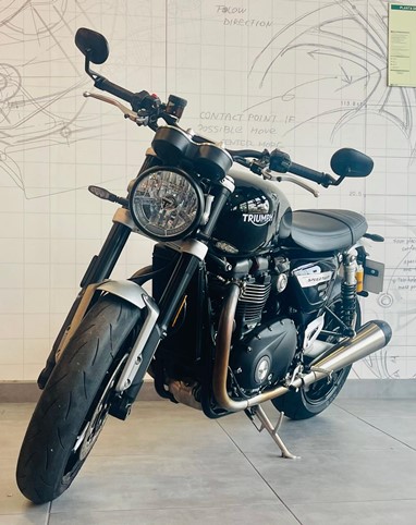 Triumph Street Twin 1200 | Moto