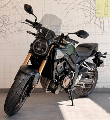 Honda CB 650R E-Clutch | Moto
