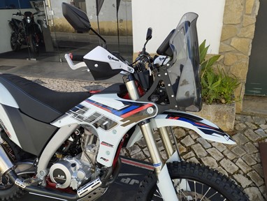 AJP PR7 650 - Nova - 0 km - Em stock | Moto