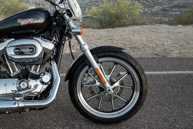 Harley Davidson SuperLow 1200T | Moto | Sportster