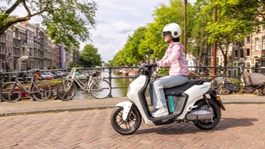 Yamaha NEO's Dual Battery 2023 | Scooter Elétrica | Urban Mobility