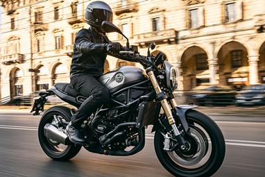 Benelli Leoncino 800 | Moto | Scrambler