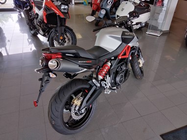 Aprilia Shiver 900 | Moto