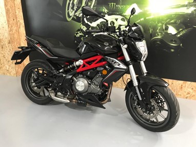 Benelli BN 302 | Moto