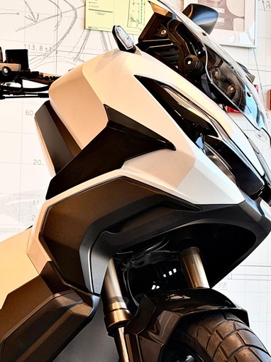 Honda ADV 350 | Scooter