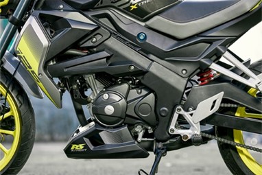 UM XTREET | Moto | Utility
