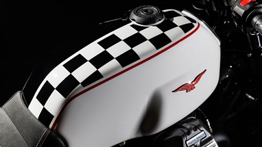 Moto Guzzi V7 Stone Ten | Moto | V7