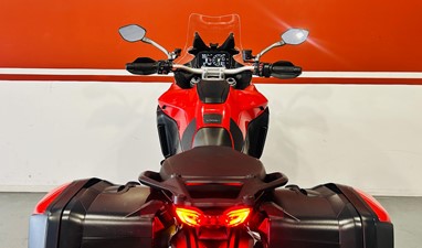 Ducati Multistrada V4 S Essential Red | Moto
