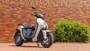 Yamaha NEO's Dual Battery 2023 | Scooter Elétrica | Urban Mobility