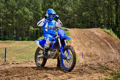 Yamaha YZ450F 2026 | Moto | Competição