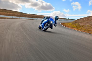 Yamaha R9 2026 | Moto | Super Desportivas