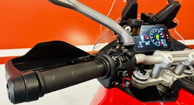 Ducati Multistrada V4 S Essential Red | Moto