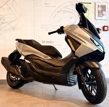 Honda Forza 125 | Scooter