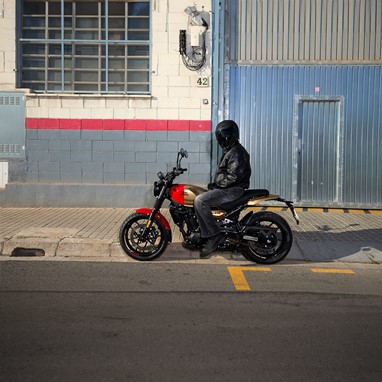 Royal Enfield GUERRILLA 450 | Moto | Estrada