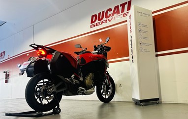 Ducati Multistrada V4 S Essential Red | Moto