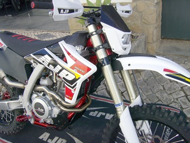 AJP SPR 310R Novo Modelo - NOVA - 0 km | Moto