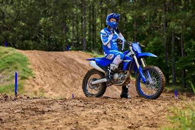 Yamaha YZ450F 2026 | Moto | Competição