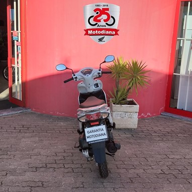 Honda Vision 110 | Scooter