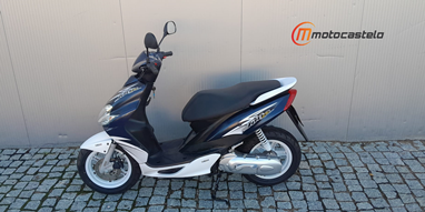 Yamaha Jog 50 R  Scooter Usada Preço € 1.400,00 - P36246 Motocastelo -  Andar de Moto