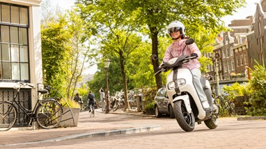 Yamaha NEO's Dual Battery 2023 | Scooter Elétrica | Urban Mobility