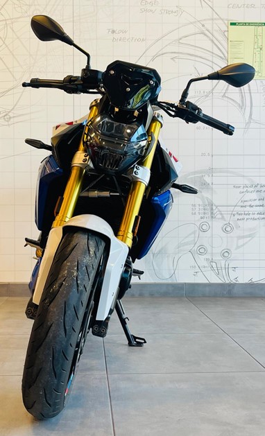 BMW F900R | Moto