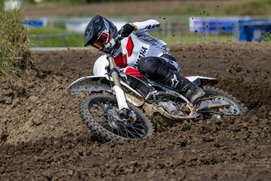Yamaha YZ450F Edição Especial 70.º Aniversário 2026 | Moto | Competição