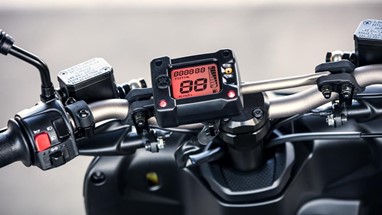 Yamaha Aerox R Naked | Scooter | Scooters