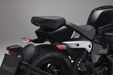 Benelli BOBBER 400 | Moto | Cruiser