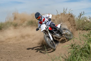 Yamaha YZ450F Edição Especial 70.º Aniversário 2026 | Moto | Competição